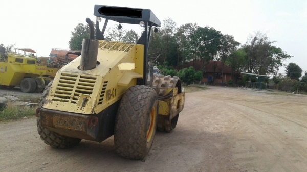 รถบดล้อหนาม BOMAG BW211D-3 ราคา 1,200,000 บาท