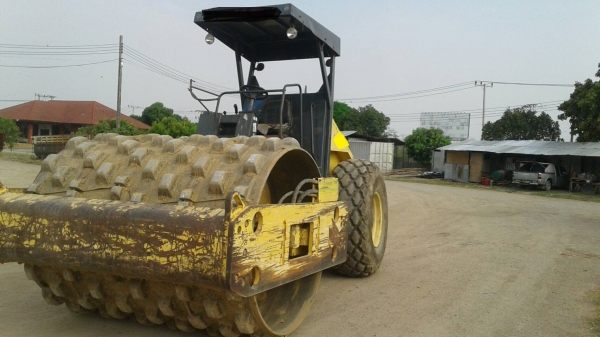 รถบดล้อหนาม BOMAG BW211D-3 ราคา 1,200,000 บาท