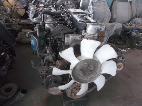 ขายเครื่อง ISUZU  115แรง  4BD1  เครื่องฟิตแล้ว  ข้อสแตนดาร์ด เครื่องติดดีมาก ไม่มีเลขเครื่อง