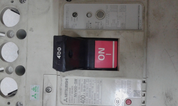 เบรคเกอร์ 400 amp