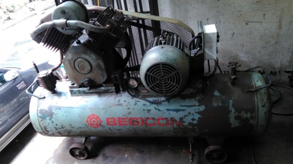 **ขายถูกๆ ปั้มลมมือสองจากญี่ปุ่น** HITACHI-BEBICON 10 แรง ถัง280ลิตร แปลงไฟเป็น 380/3เฟสแล้ว ทดสอบเรียบร้อย แน่นๆ นิ่งๆเงียบๆ ทุกระบบทำงานได้ดีมาก พร้อมใช้งาน สามารถใช้กับงานหนักๆได้สบายๆครับ