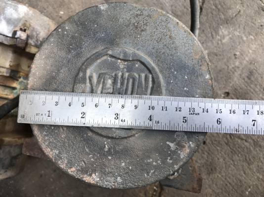 ขายมอเตอร์สั่น-เขย่า Yehon made in Taiwan 1/3HP. 380V สภาพสวยเดิมๆ วิ่งนิ่ม สั่นแรง พร้อมใช้งาน มี 3ตัวครับ