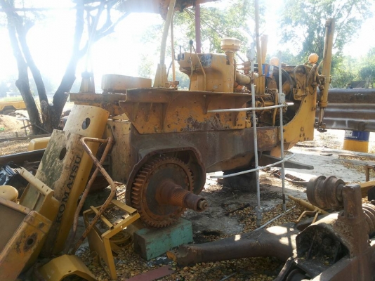 ด่วนตัด caterpillar d6c และ komatsu d50a-15 ด่วนตัด caterpillar d6c และ komatsu d50a-15