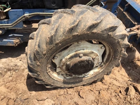 NEWHOLLAND TT55 สองเพลา 535,000 บาท 2,830 ชม. เครื่องดี เกียร์ดี ยางดี (ใบมีด- หาง 7 ) เอกสารเล่มทะเบียน  รถอยู่ จ.ยโสธร โทร&amp;ไอดีไลน์ 0610710295