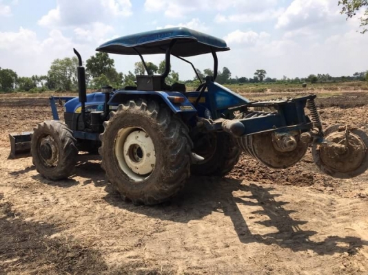 NEWHOLLAND TT55 สองเพลา 535,000 บาท 2,830 ชม. เครื่องดี เกียร์ดี ยางดี (ใบมีด- หาง 7 ) เอกสารเล่มทะเบียน  รถอยู่ จ.ยโสธร โทร&amp;ไอดีไลน์ 0610710295