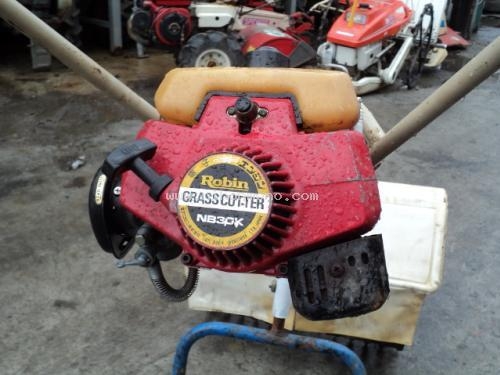 ราคาพิเศษ9,000 บาท!! เครื่องกำจัดวัชพืชในร่องข้าว ROBIN RC04C รหัสสินค้า : 80803186 www.nihonmono .com