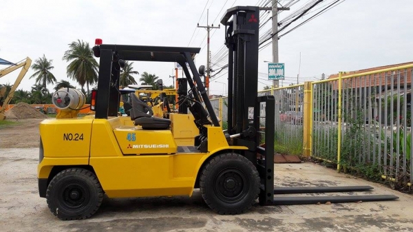 ขายรถฟอร์คลิฟต์มิตซู FG 45 ติดแก๊สยกได้ 4 ตัน สูง 4 ม. นำเข้าจากนอกแท้มีเอกสารอินวอยไฟฟ้าครบไม่เคยใช้งานในไทยสภาพเต็มทุกอย่างพร้อมใช้งานร้านละอองดาวแทรคเตอร์นครชัยศรี