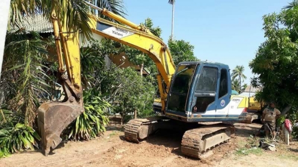 KOBELCO SK100 MARK 3 ราคา 650,000 บาท (มีไลน์หัวเจาะ) เครื่องดี ปั้มแรง โช่หนา เอวแน่น ไฟฟ้าครบ (ขาดมอเตอร์คันเร่ง) เอกสาอินวอยท์   รถอยู่ จ.ศรีษะเกศ โทร&amp;ไอดีไลน์ 0610710295