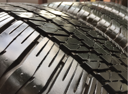 ยาง Bridgestone 265 60 18 ปี16 ดอกเต็ม ไม่มีปะ เนื้อนิ่มๆ ราคาไม่แพง ยาง Bridgestone 265 60 18 ปี16 ดอกเต็ม ไม่มีปะ เนื้อนิ่มๆ ราคาไม่แพง