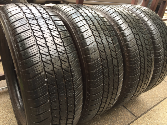 ยาง Bridgestone 265 60 18 ปี16 ดอกเต็ม ไม่มีปะ เนื้อนิ่มๆ ราคาไม่แพง ยาง Bridgestone 265 60 18 ปี16 ดอกเต็ม ไม่มีปะ เนื้อนิ่มๆ ราคาไม่แพง