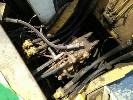 KOMATSU PC120-5