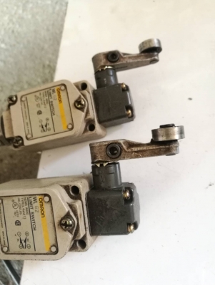 คู่ละ 500 บ. ส่งฟรี 083-2000058 ลิมิตสวิตช์ขาหมุนโยก ยี่ห้อ omron ตัวใหญ่ทนกระแสเยอะหัวเป็นลูกกลิ้ง(มีหลายคู่)