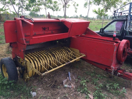 ขายเครื่องอัดฟาง NEWHOLLAND 276 สภาพสวย หัวมัดดี แน่น พร้อมใช้ เจ้าของขายเอง สอบถามได้
