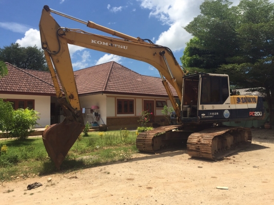 ขายรถแบคโฮ KOMATSU PC 200-5 คอนโทนยาว มีใบอินวอล สนใจโทร 081-970-1072 ขายรถแบคโฮ KOMATSU PC 200-5 คอนโทนยาว มีใบอินวอล สนใจโทร 081-970-1072