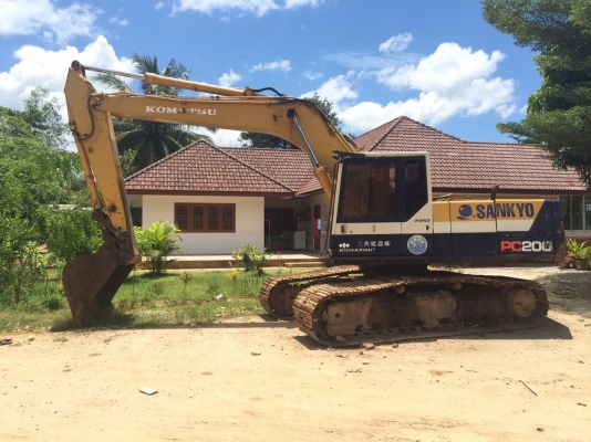 ขายรถแบคโฮ KOMATSU PC 200-5 คอนโทนยาว มีใบอินวอล สนใจโทร 081-970-1072