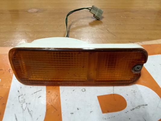 ขายไฟเลี้ยวกันขนหน้า DAIHATSU รุ่น MIRA L80 สีส้มเดิมๆ