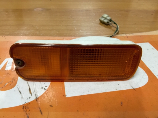 ขายไฟเลี้ยวกันขนหน้า DAIHATSU รุ่น MIRA L80 สีส้มเดิมๆ