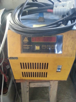 ขายชาร์จไฟรถยก 24 โโวล์ ราคาต่อรองได้ครับ