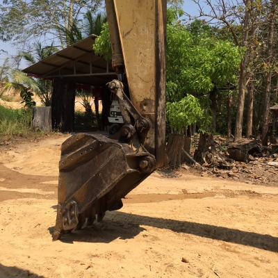 รถแบคโฮ CAT E200 B