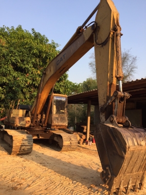 รถแบคโฮ CAT E200 B