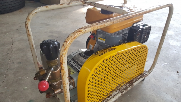 ปั้มอัดฉีด 3 สูบ เครื่อง 2 แรง 4 จังหวะ ราคา 6800 บาท สอบถามได้ต่อรองได้ ปั้มอัดฉีด 3 สูบ เครื่อง 2 แรง 4 จังหวะ ราคา 6800 บาท สอบถามได้ต่อรองได้