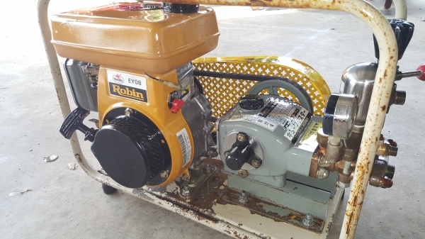 ปั้มอัดฉีด 3 สูบ เครื่อง 2 แรง 4 จังหวะ ราคา 6800 บาท สอบถามได้ต่อรองได้ ปั้มอัดฉีด 3 สูบ เครื่อง 2 แรง 4 จังหวะ ราคา 6800 บาท สอบถามได้ต่อรองได้