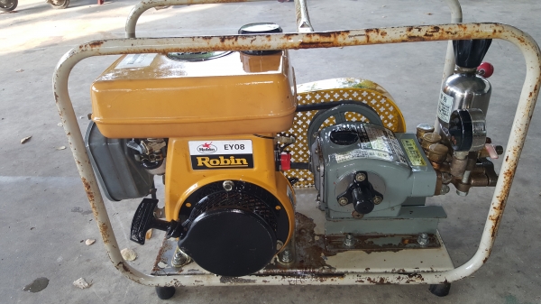 ปั้มอัดฉีด 3 สูบ เครื่อง 2 แรง 4 จังหวะ ราคา 6800 บาท สอบถามได้ต่อรองได้