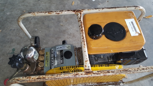 ปั้มอัดฉีด 3 สูบ เครื่อง 2 แรง 4 จังหวะ ราคา 6800 บาท สอบถามได้ต่อรองได้ ปั้มอัดฉีด 3 สูบ เครื่อง 2 แรง 4 จังหวะ ราคา 6800 บาท สอบถามได้ต่อรองได้