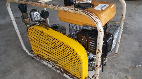 ปั้มอัดฉีด 3 สูบ เครื่อง 2 แรง 4 จังหวะ ราคา 6800 บาท สอบถามได้ต่อรองได้ ปั้มอัดฉีด 3 สูบ เครื่อง 2 แรง 4 จังหวะ ราคา 6800 บาท สอบถามได้ต่อรองได้