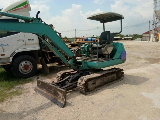 ขายรถแบคโฮ KOMATSU PC30-7E ราคา 240000
