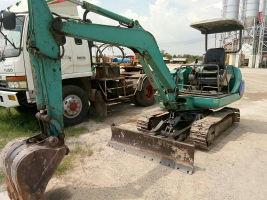 ขายรถแบคโฮ KOMATSU PC30-7E ราคา 240000