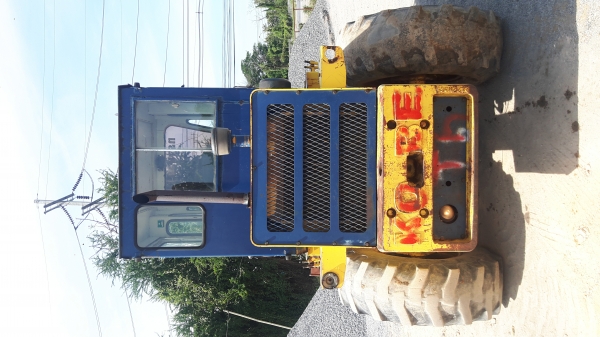 ขายรถตักล้อยางkobelcoพร้อมใช้งานครับ.