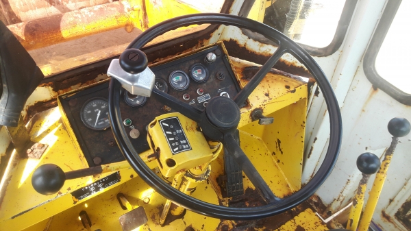 ขายรถตักล้อยางkobelcoพร้อมใช้งานครับ.