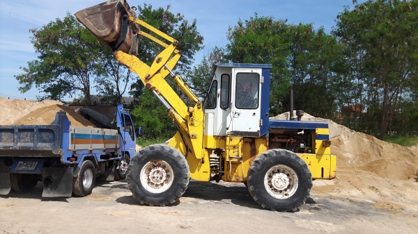 ขายรถตักล้อยางkobelcoพร้อมใช้งานครับ.