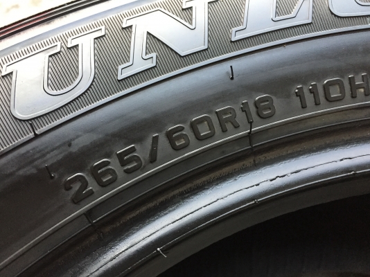 ยาง Dunlop 265-60-18 ปี 16 ครบชุด 4 เส้น 8000 สภาพสวยๆไม่มีปะไม่บวมไม่กินข้าง ดอกยางเหลือเยอะเอาไปวิ่งกันใด้อีกยาวค่ะ ยาง Dunlop 265-60-18 ปี 16 ครบชุด 4 เส้น 8000 สภาพสวยๆไม่มีปะไม่บวมไม่กินข้าง ดอกยางเหลือเยอะเอาไปวิ่งกันใด้อีกยาวค่ะ