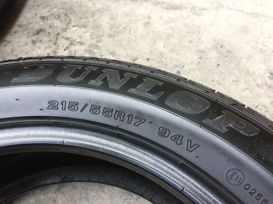 ยาง Dunlop 215-55-17 ปี 16 ครบชุด 4 เส้น 5500 สภาพสวยๆไม่มีปะไม่บวมไม่กินข้าง ดอกยางเหลือเยอะเอาไปวิ่งกันใด้อีกยาวค่ะ ยาง Dunlop 215-55-17 ปี 16 ครบชุด 4 เส้น 5500 สภาพสวยๆไม่มีปะไม่บวมไม่กินข้าง ดอกยางเหลือเยอะเอาไปวิ่งกันใด้อีกยาวค่ะ