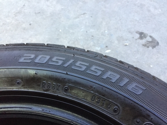 ยาง Dunlop 205-55-16 ปี 16 ครบชุด 4 เส้น 4000 สภาพสวยๆไม่มีปะไม่บวมไม่กินข้าง ดอกยางเหลือเยอะเอาไปวิ่งกันใด้อีกยาวค่ะ ยาง Dunlop 205-55-16 ปี 16 ครบชุด 4 เส้น 4000 สภาพสวยๆไม่มีปะไม่บวมไม่กินข้าง ดอกยางเหลือเยอะเอาไปวิ่งกันใด้อีกยาวค่ะ