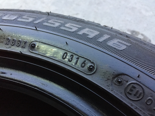 ยาง Dunlop 205-55-16 ปี 16 ครบชุด 4 เส้น 4000 สภาพสวยๆไม่มีปะไม่บวมไม่กินข้าง ดอกยางเหลือเยอะเอาไปวิ่งกันใด้อีกยาวค่ะ ยาง Dunlop 205-55-16 ปี 16 ครบชุด 4 เส้น 4000 สภาพสวยๆไม่มีปะไม่บวมไม่กินข้าง ดอกยางเหลือเยอะเอาไปวิ่งกันใด้อีกยาวค่ะ