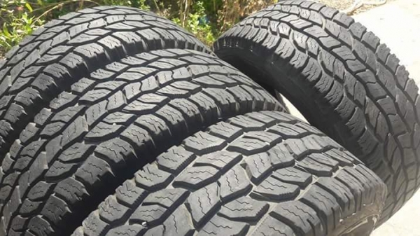 ขายยาง Cooper a/t3 265/65/17 ปี13สวยๆ ขายยาง Cooper a/t3 265/65/17 ปี13สวยๆ