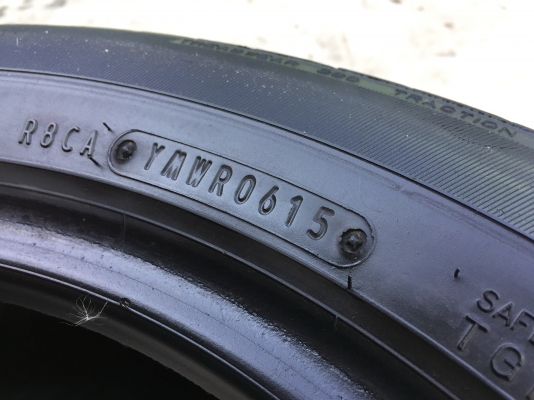 ยาง Dunlop 185-60-15 ปี 1ุุ5 ครบชุด 4 เส้น 3000 สภาพสวยๆไม่บวมไม่กินข้าง ดอกยางเหลือเยอะเอาไปวิ่งกันใด้อีกยาวค่ะ ยาง Dunlop 185-60-15 ปี 1ุุ5 ครบชุด 4 เส้น 3000 สภาพสวยๆไม่บวมไม่กินข้าง ดอกยางเหลือเยอะเอาไปวิ่งกันใด้อีกยาวค่ะ