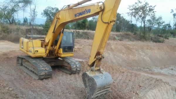 ขาย 1,350,000 KOMATSU PC 200-7 ทำงาน ดี เครื่องดี ปั้มดี โซใหม่ เอวใหม่ สภาพพร้อมใช้ เอกสารอินวอยท์ รถอยู่. ขอนแก่น  090-772-3710 090-772-3708