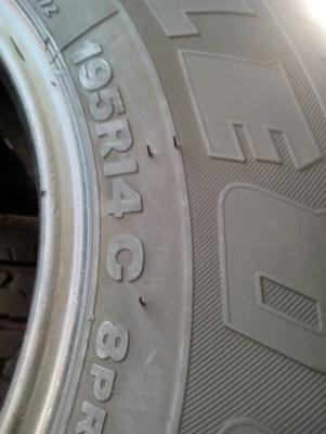 195R14 BRIDGESTONE LEO 677 ชุด 4 เส้น tel.063-286-3551, 081-427-3941 195R14 BRIDGESTONE LEO 677 ชุด 4 เส้น tel.063-286-3551, 081-427-3941