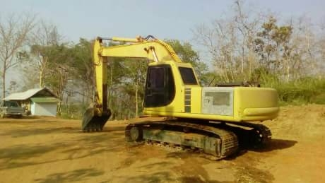 KOMATSU PC200-6