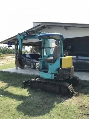 KOMATSU PC28UU-2E