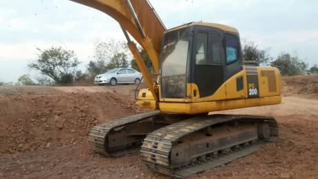 KOMATSU PC200-7
