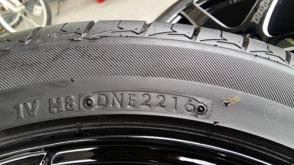 ขายล้อแม็กมือ2 lenso d1cs 17&quot;&times;7.5&quot; et38 5รู114.3 สีดำกัดขอบก้านเดิมๆ  สนใจติดต่อร้าน ก.เจริญการยางครับ 081-3747940