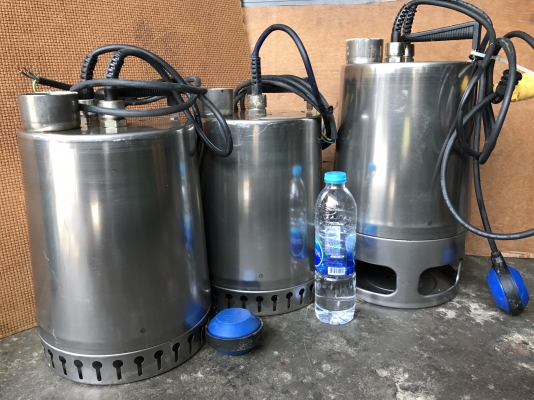 ขายไดโว่สแตนเลส Groundfos 2HP. 220V ไฟบ้าน ขนาด 2นิ้ว พร้อมลูกลอย สภาพสวยเดิมๆ พร้อมใช้งาน มี 3ตัวครับ (มีลูกลอย 2ตัวครับ)