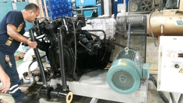 จำหน่ายปั้มลมสกรู ลูกสูบ รับซ่อมปั๊มลมสกรู ลูกสูบ แวน ทุกยี่ห้อ พร้อมติดตั้งครบวงจร ระบบลม0912152886,0835848866