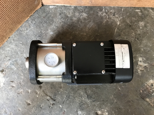 ขายปั้มน้ำหัวสแตนเลส Groundfos 3/4HP. 380V ขนาดเข้า 1.2นิ้ว ออก 1.2นิ้ว ใบพัด 3ชั้น สภาพสวยมาก วิ่งนิ่ม พร้อมใช้งาน