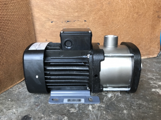 ขายปั้มน้ำหัวสแตนเลส Groundfos 3/4HP. 380V ขนาดเข้า 1.2นิ้ว ออก 1.2นิ้ว ใบพัด 3ชั้น สภาพสวยมาก วิ่งนิ่ม พร้อมใช้งาน